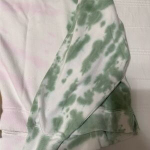 American Eagle sweatshirt, pastel colors, perfect for spring extra small